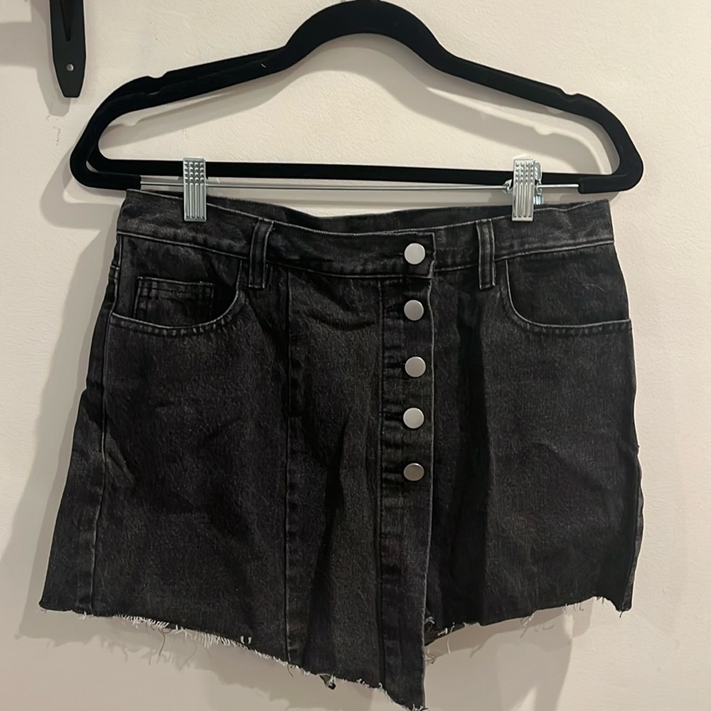 Asymmetrical Steven Madden skirt